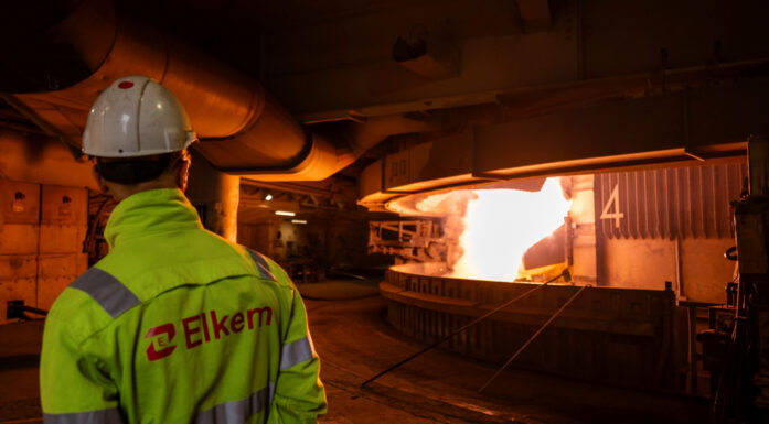 Norsk metallindustri produserer materialer som er nødvendige i det grønne skiftet, men er samtidig selv avhengig av karbon i selve produksjonen. Industrien trenger derfor fornybart karbon – ikke bare fornybar energi for å kunne kutte utslipp.