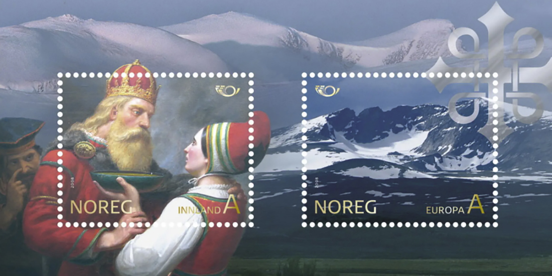 En mann med krone på hodet og en kvinne i samisk drakt står tett mot hverandre i forgrunnen av et landskap med fjell. Maleri.